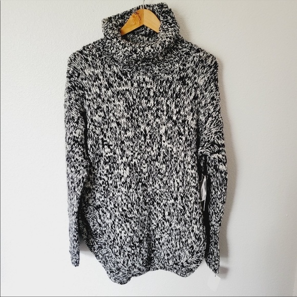 Treasure & Bond | Black & White Turtleneck Sweater | Size L - Picture 3 of 6